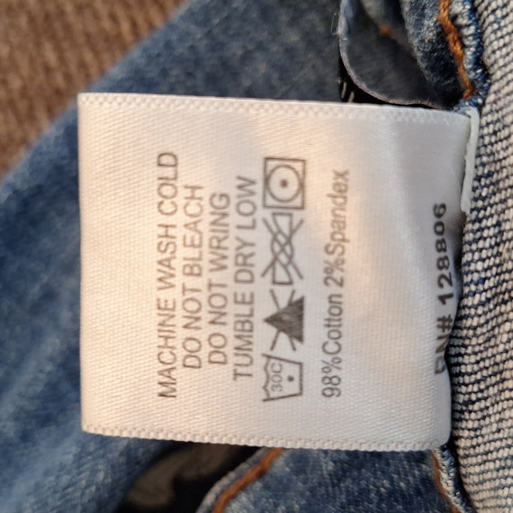 FASHION NOVA Two toned Denim Frayed Skinny Jeans. Excellent Condition Size 7 - Picture 13 of 14